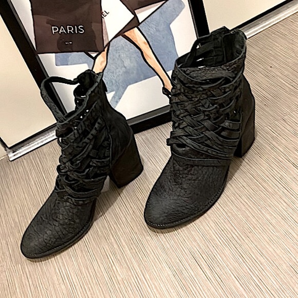 Free People Carrera distressed Leather booties with braids Black color size 9.5